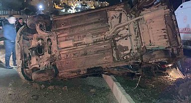 Van'da otomobil takla attı: 2 yaralı