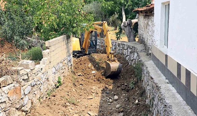 Yağışlar sonrası dere yataklarında temizlik