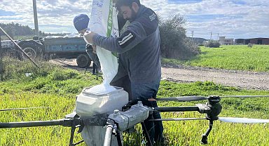 Yağmurdan çamura dönen tarlalarda çiftçi çözümü dronda buldu