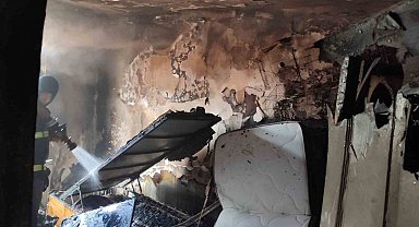 Yangında kuşları yanan çocuğu mahalle sakinleri teselli etti