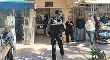 Yanındaki kadını öldürüp aynı silahla intihar etti