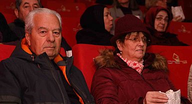 Yarım asırlık çiftler sinemada buluştu