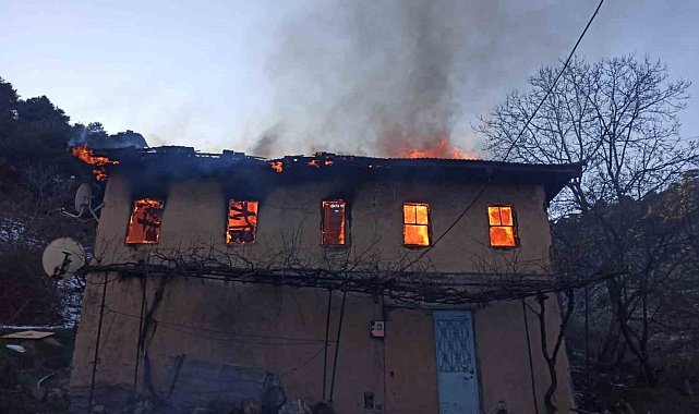 Yaşlı kadın evinde çıkan yangında hayatını kaybetti