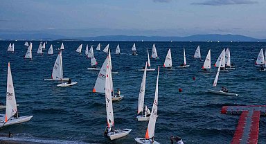 Yelkenliler Didim'de yarışmaya başladı