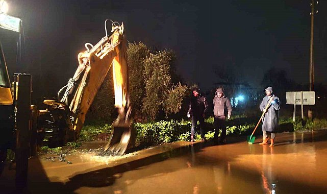 Yenipazar'da sağanak yağış etkili oldu