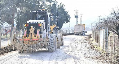 Yeşilyurt Belediyesi, Görgü Mahallesi'nde yol çalışmalarını hızlandırdı