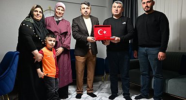 Yıldırım Belediye Başkanı Yılmaz, iftarda şehit er Samet Çaldır'ın ailesine misafir oldu