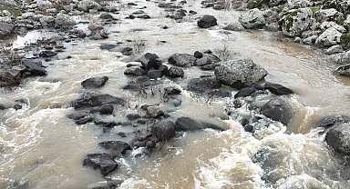 Yoğun yağışlar çiftçinin yüzünü güldürdü