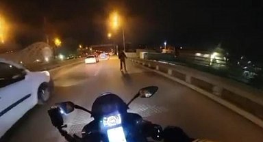 Yola atlayan yaya tehlikeli anlar yaşattı