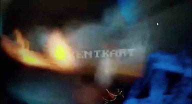 Yolcu minibüsü ile otomobil kafa kafaya çarpıştı: O anlar kamerada