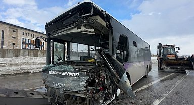 Yüksekova'da 18 kişinin yaralandığı kazanın görüntüleri ortaya çıktı