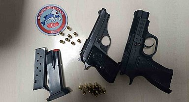 Yunus polisleri ruhsatsız silah ele geçirdi