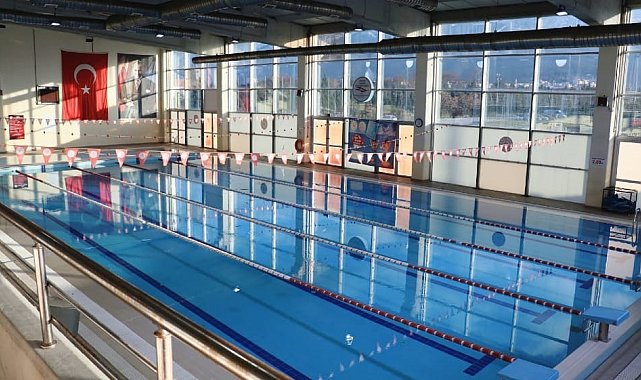 Yunusemre'den kadınlara özel kış dönemi yüzme kursu