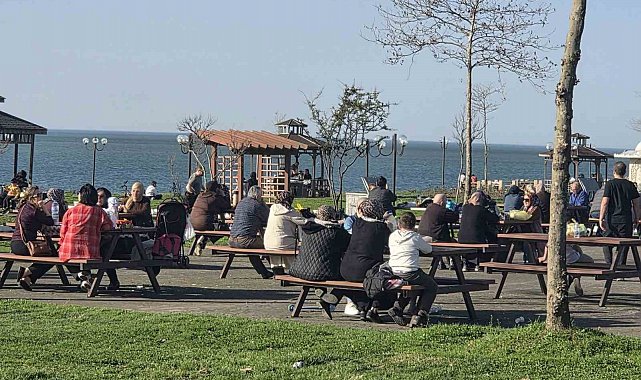 Zonguldak'ta termometreler 24 dereceyi gösterdi