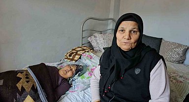 Zonguldak'ta yalnız yaşayan yatalak kadına komşuları sahip çıkıyor