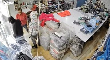 Zorla para isteyen yüzü maskeli şahısları tokatla kovdu