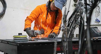 12 metrekarelik dükkandan dünyaya açılan kapı