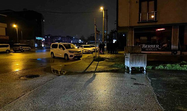 14 yaşında çocuk, otobüs durağında silahla vurulmuş halde bulundu