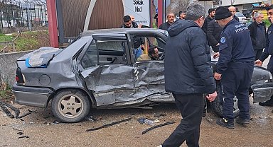 2 aracın karıştığı kazada 4'ü çocuk 9 kişi yaralandı