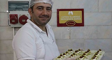 25 yıllık usta, tarihi Osmanlı'ya dayanan güllaçın püf noktalarını anlattı