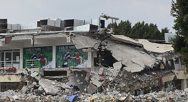 30 yıllık spor salonu yıkılıyor