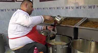 45 yıldır aynı yöntemle meyan şerbeti hazırlıyor