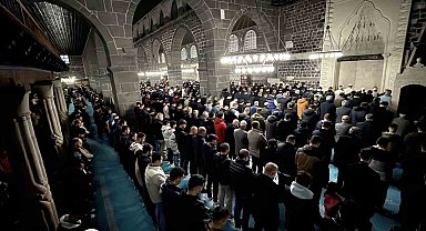 5. Harem-i Şerif'i de bayram namazı kılındı