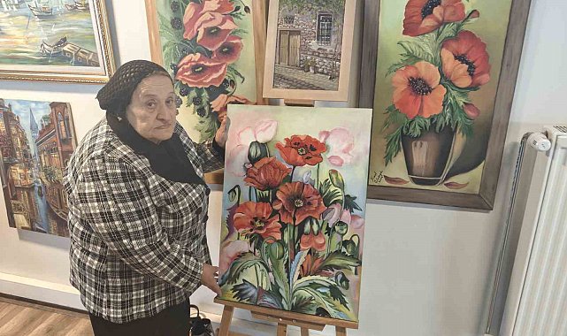 80 yaşında 25 yıllık sanat sevgisini sürdürüyor
