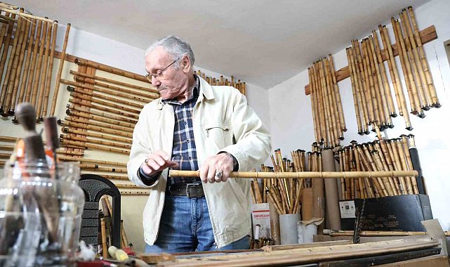 80 yaşında Çukurova kamışlarını sanata dönüştürüyor