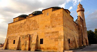 800 yıllık Selçuklu camisi meraklılarını bekliyor