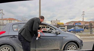 90 yaşındaki ninesiyle şiddete dikkat için Düzce'yi dolaştı