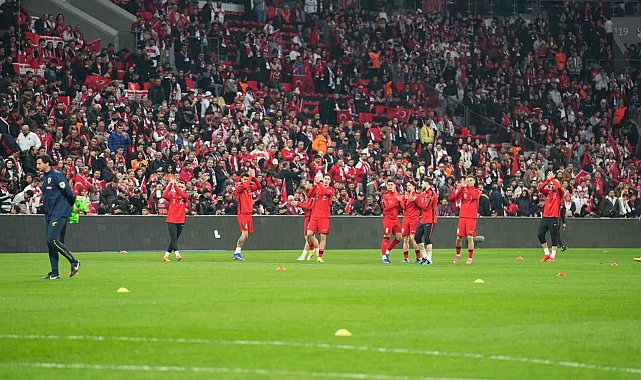 A Milli Futbol Takımı, 1667 gün sonra Dolmabahçe'de