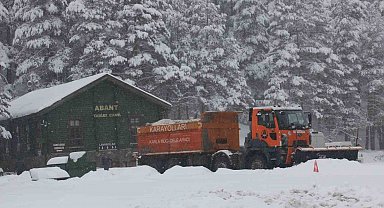 Abant Gölü Milli Parkı beyaza büründü