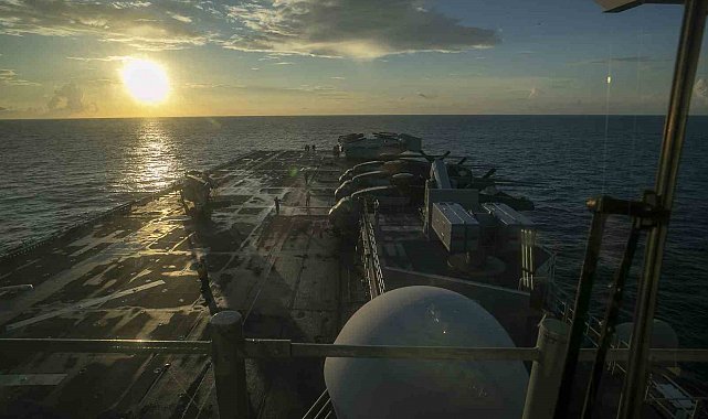 ABD ordusu: "3 bin 500 personel taşıyan amfibi hücum gemisi USS Tripoli Orta Doğu'da"