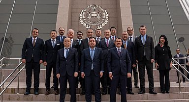 Adalet Bakan Yardımcısı Tuncay, İzmir Adliyesi'ni ziyaret etti