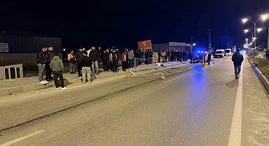 Adana'da belediye otobüsüyle çarpışan motosiklet sürücüsü genç, hayatını kaybetti