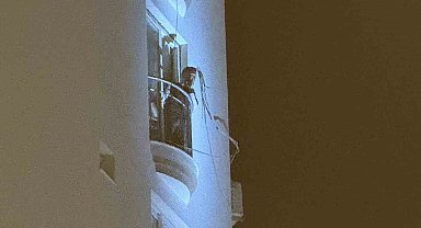 Adana'da bir genç elindeki kolonya şişesiyle dehşet saçtı: "Kendimi ve evi yakacağım"