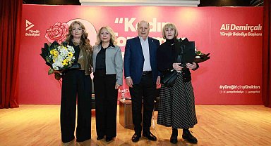 Adana'da "Cumhuriyet Işığında Edebiyat ve Kadın" söyleşisi