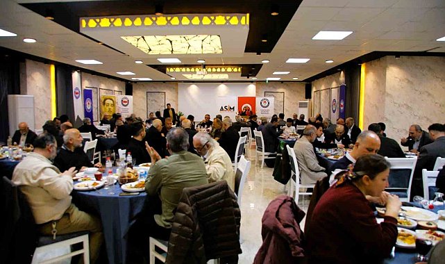 Adana'da sivil toplum ve eğitim camiası iftarda buluştu
