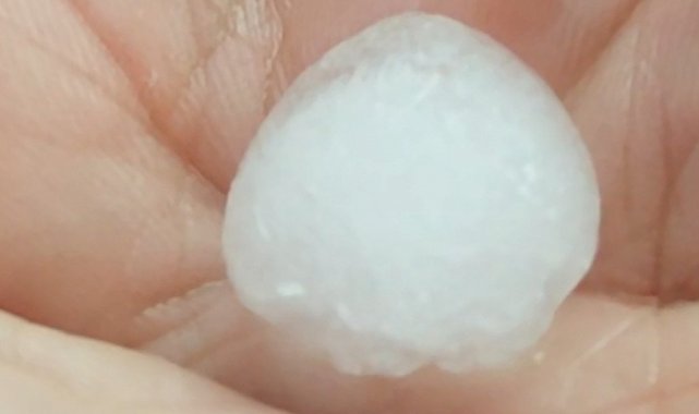 Adana'da yağmurun ardından dolu etkili oldu