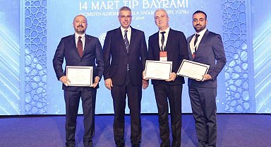 Adanalı sağlıkçılara "Yılın Hekimi" ve "Yılın Sağlık Çalışanı" ödülü
