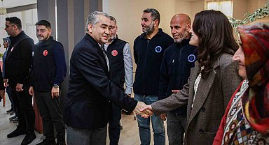 ADÜ İktisadi İşletme Müdürlüğü personeline Ramazan Ayı dolayısıyla alışveriş kartı verildi