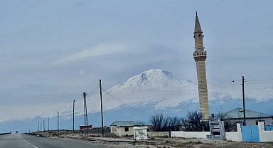 Ağrı Dağı'nın zirvesi göz kamaştırdı