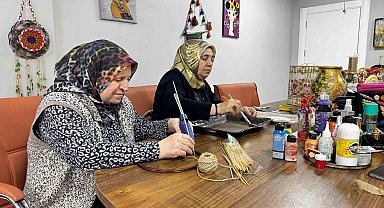 Ağrı'da atık ürünler sıfır atık kursunda sanata dönüşüyor