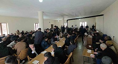 Ahlat'ta bayram geleneği yaşatılıyor: Halise yemeği aynı sofrada buluşturuyor