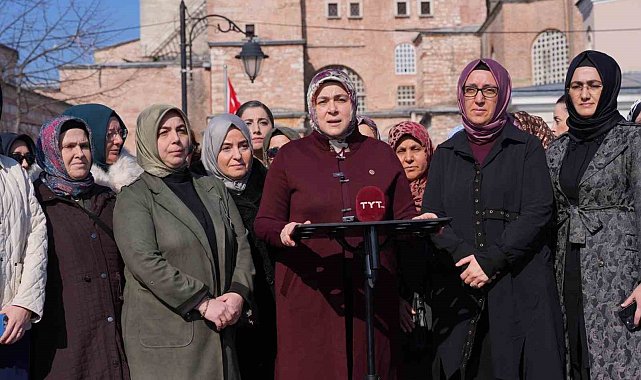 AK Parti Kadın Kolları'nın 300 bini aşkın hatminin duası Ayasofya'da yapıldı