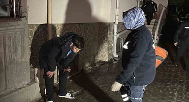 Aksaray'da apartmanda yangın paniği: 6 kişi dumandan etkilendi