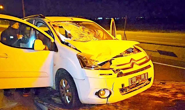 Aksaray'da hafif ticari araç yayaya çarptı: 1'i ağır 2 yaralı