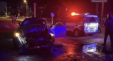 Aksaray'da kuzenler çarpıştı: 1 yaralı