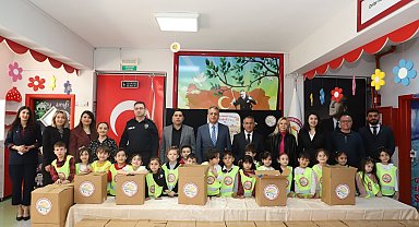 Aksu'da miniklerden büyük dayanışma: 51 Ramazan kolisi ihtiyaç sahiplerine ulaştırılacak